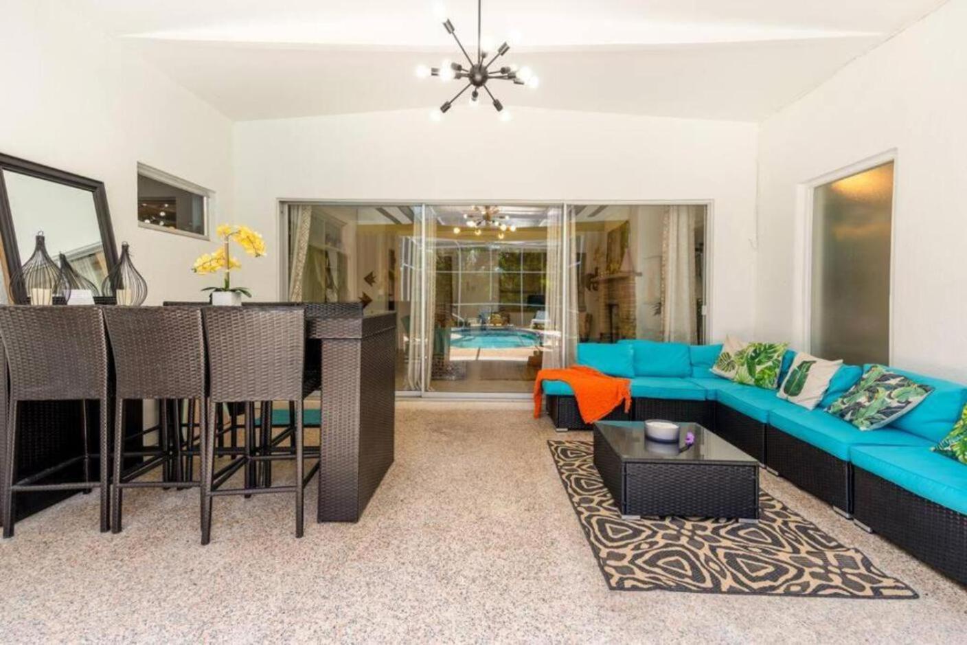 Fantastic Island House 1 Mile To The Beach With Heated Pool サラソータ エクステリア 写真