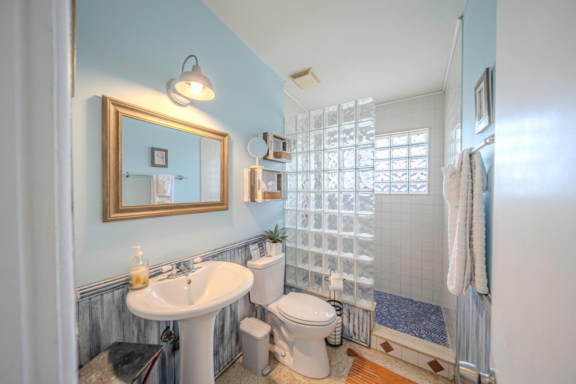 Fantastic Island House 1 Mile To The Beach With Heated Pool サラソータ エクステリア 写真