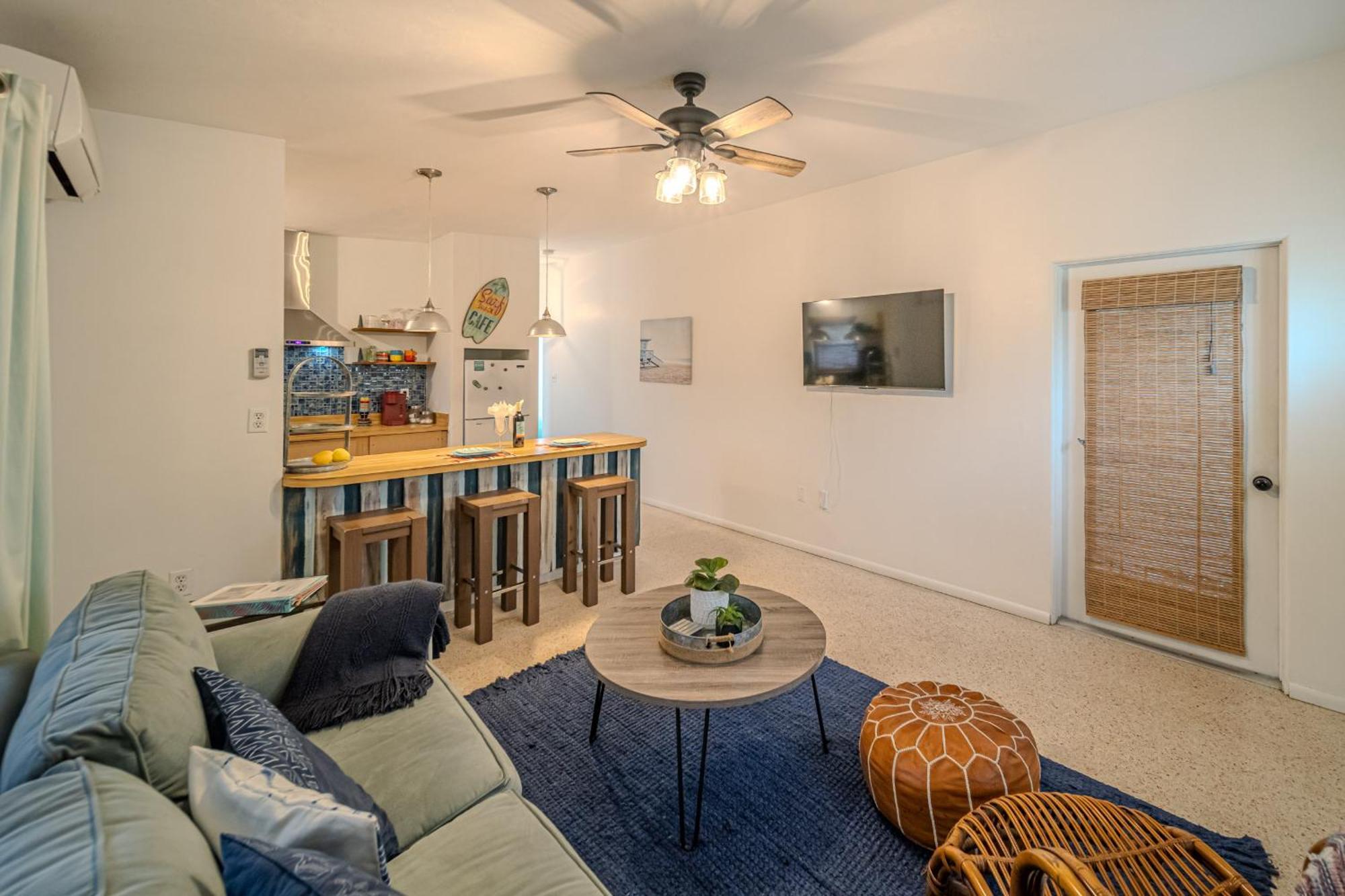 Fantastic Island House 1 Mile To The Beach With Heated Pool サラソータ エクステリア 写真